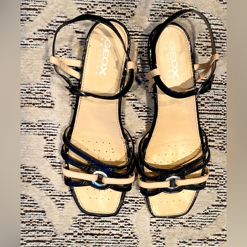 Geox two tone sandal low heel